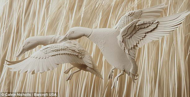 Кэлвин Николс создает потрясающие произведения искусства из бумаги